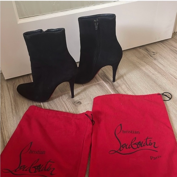 Christian Louboutin Suede Ankle Boots !Beautiful Shoe!! Comes with Covers,39 1/2 - Picture 3 of 3